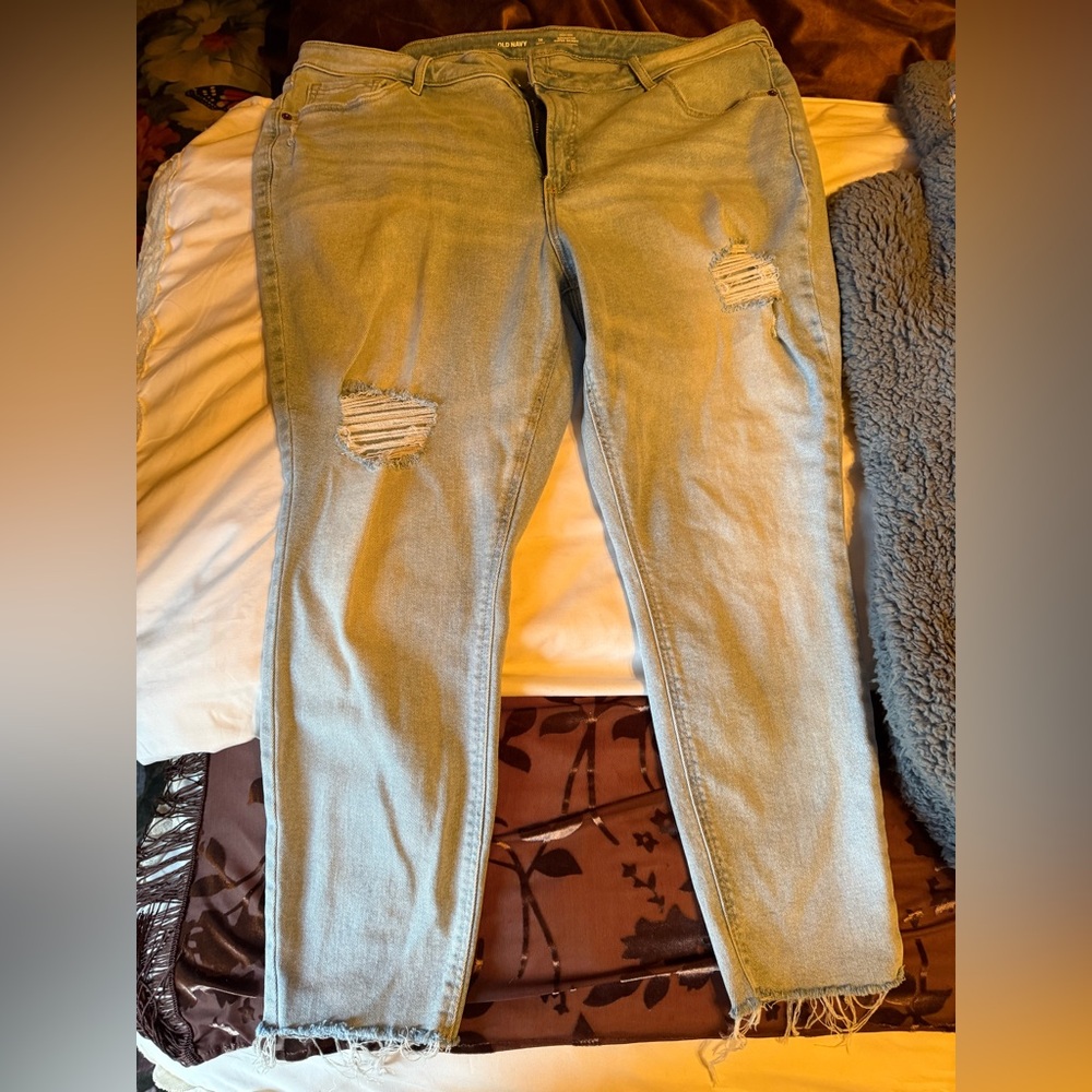 Old Navy Super Skinny Distressed light wash jean